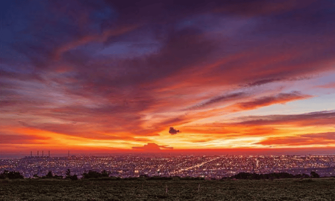 【台中夜生活】为你整理台中8个夜间必游景点，告别单调的景观餐厅，带你探索晚上的好去处！