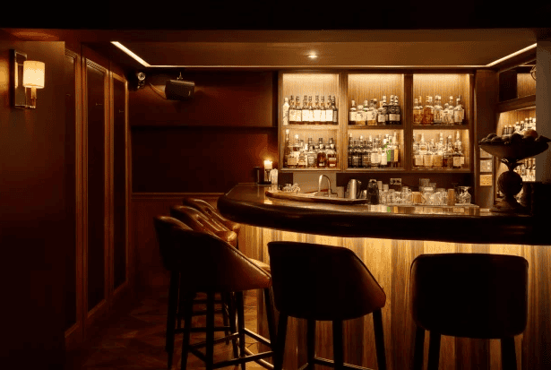 18家「台中酒吧」推薦！ 無論你是喜歡安靜的角落，還是熱愛熱鬧的派對，這18家台中酒吧都能滿足你的需求。