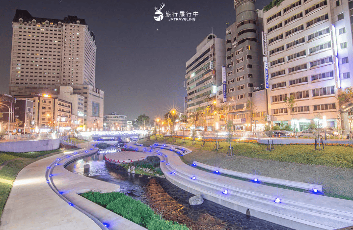 【台中夜游攻略】20大夜景景点一网打尽，情侣约会必选之地，尽享台中璀璨夜景的惬意时光！