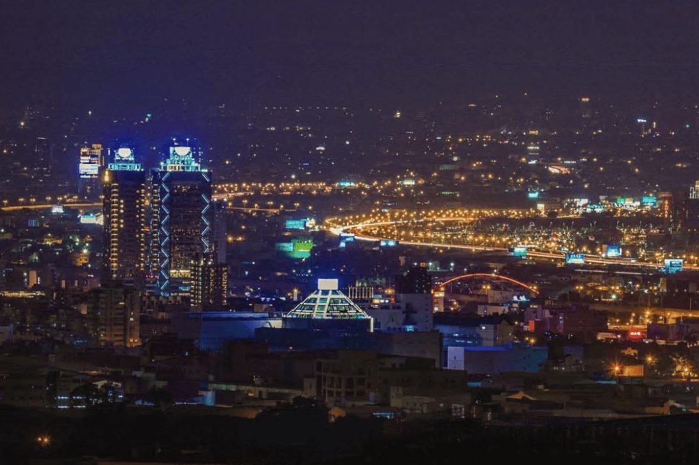 台中夜晚必游！情侣浪漫约会的首选：台中五大夜景胜地精选 │ 台中专属推荐