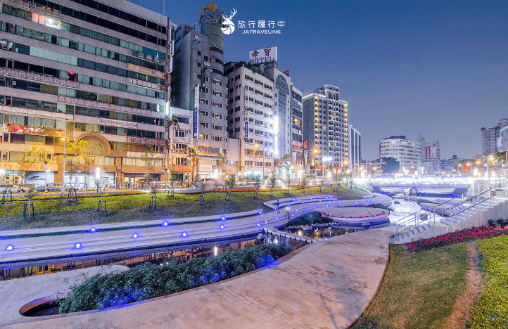 【台中游玩攻略】为你精选20个台中夜景景点，一站式懒人必备！这些景点是情侣约会的首选之地，让你惬意地欣赏台中璀璨夜景，留下难忘的回忆！